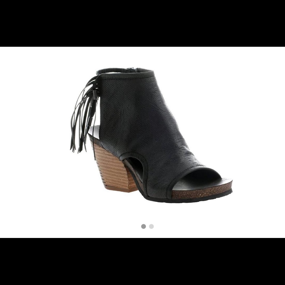 OTBT free spirit in black.